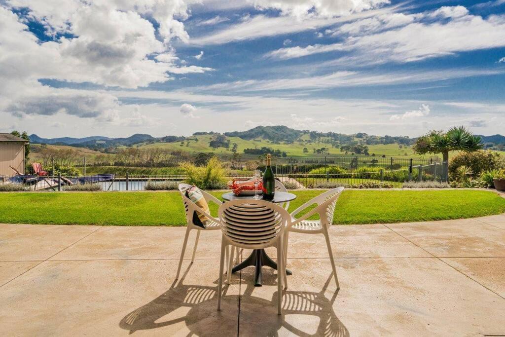 Апартаменты Luxury Country Retreat Cooks Beach Экстерьер фото